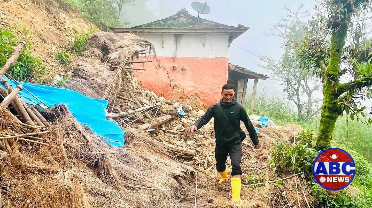 बडिगाडमा पहिरोले घर र गोठमा क्षति, दुई परिवार जोखिममा - Image 1
