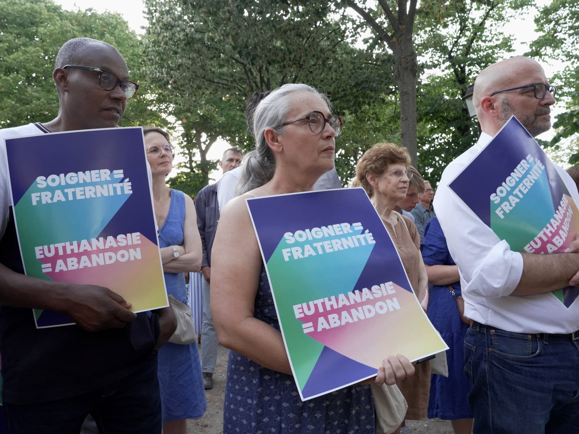French Court Upholds Assisted Dying Law, Rejects Teen Social Media Ban - Image 1