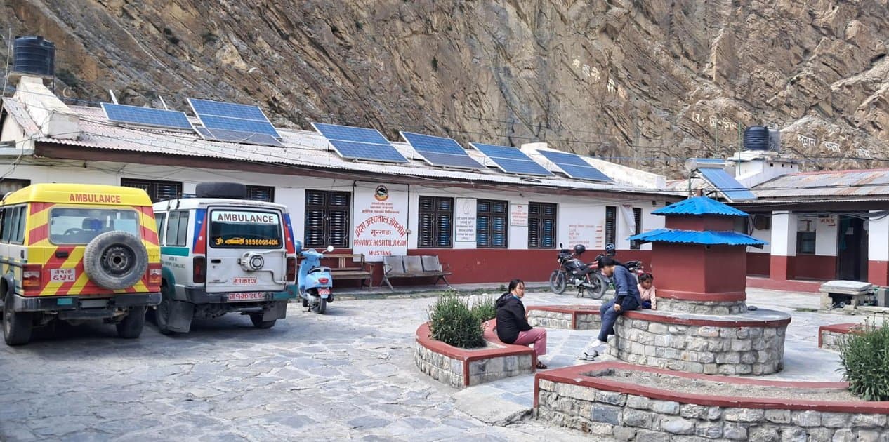 मुस्ताङ प्रदेश अस्पतालको एम्बुलेन्स आफैँ बिरामी - Image 1