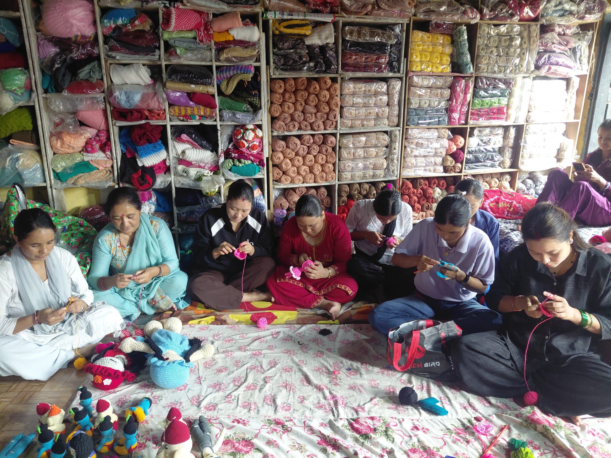 धागोबाट सृजना, आत्मनिर्भर बन्दै आमाहरू - Image 1