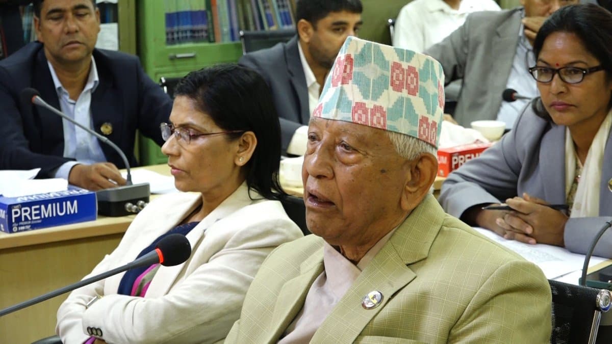 विराटनगर नाकाबाट तेस्रो मुलुकका २१० पर्यटक भित्रिए - Image 9