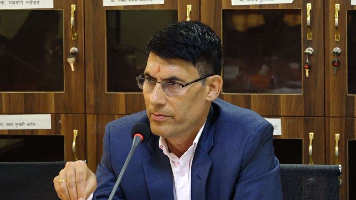 विराटनगर नाकाबाट तेस्रो मुलुकका २१० पर्यटक भित्रिए - Image 1