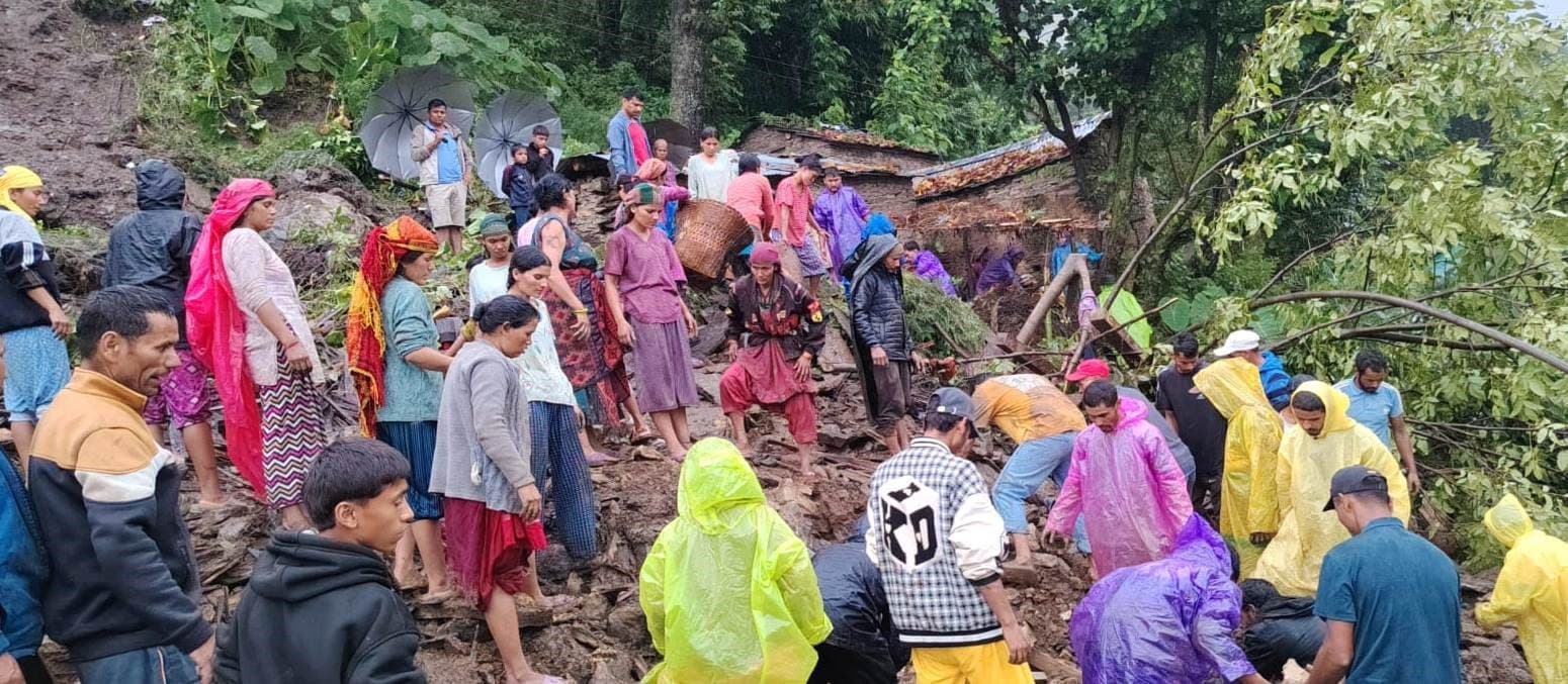 बाजुरामा पहिराेले पुरिएर दुई जना घाइते, एक बेपत्ता - Image 1