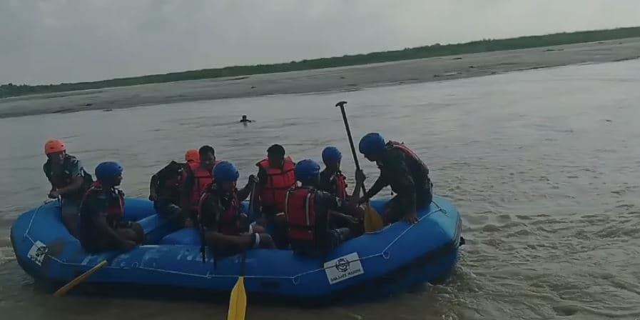 लाल बकैया नदीमा डुबेर देवाही गोनाहीका तीन बालबालिका बेपत्ता, खोजी कार्य जारी - Image 1