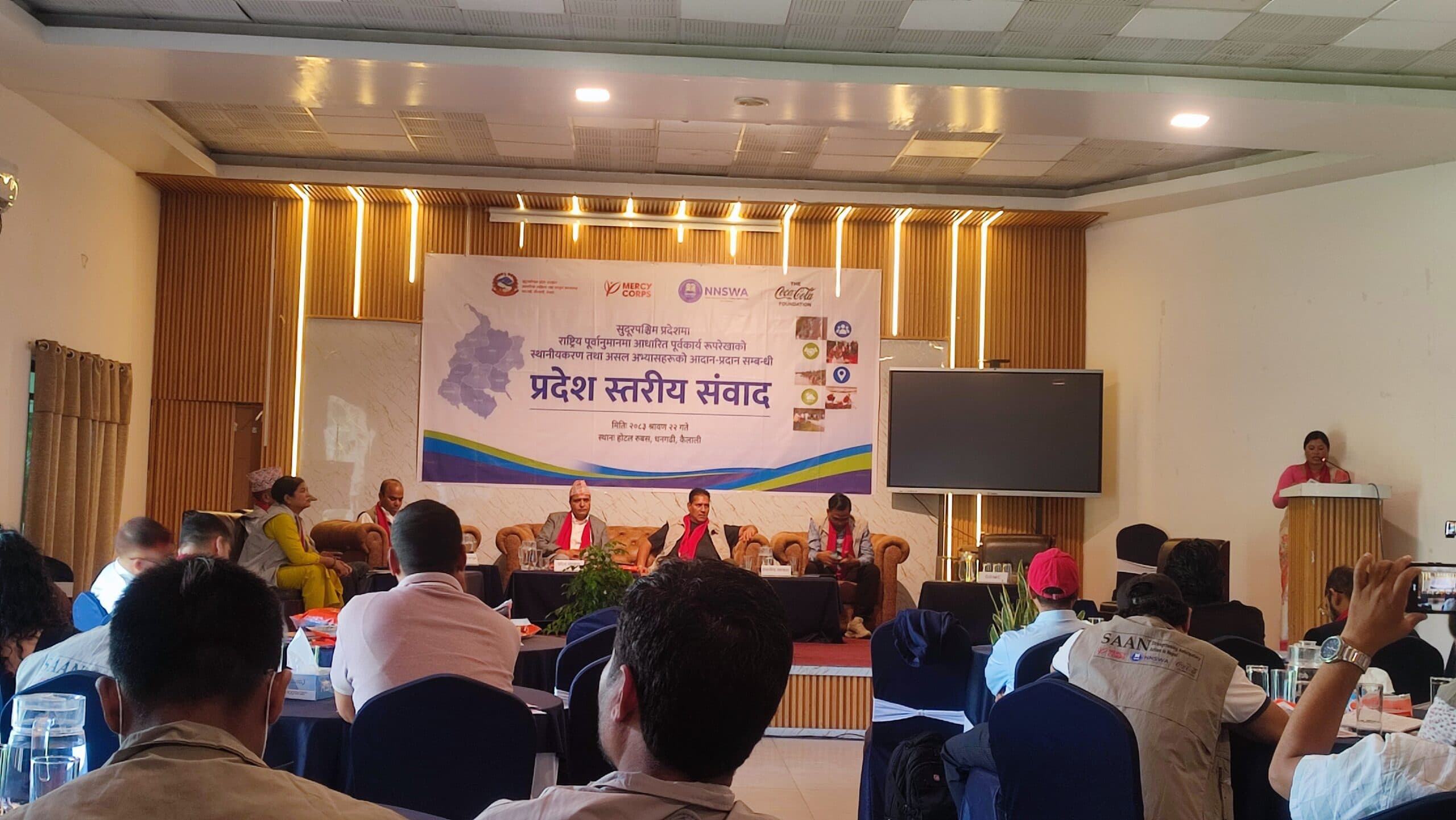 श्रमदानबाट सडक सुरक्षित बनाउन जुटे स्थानीय - Image 99