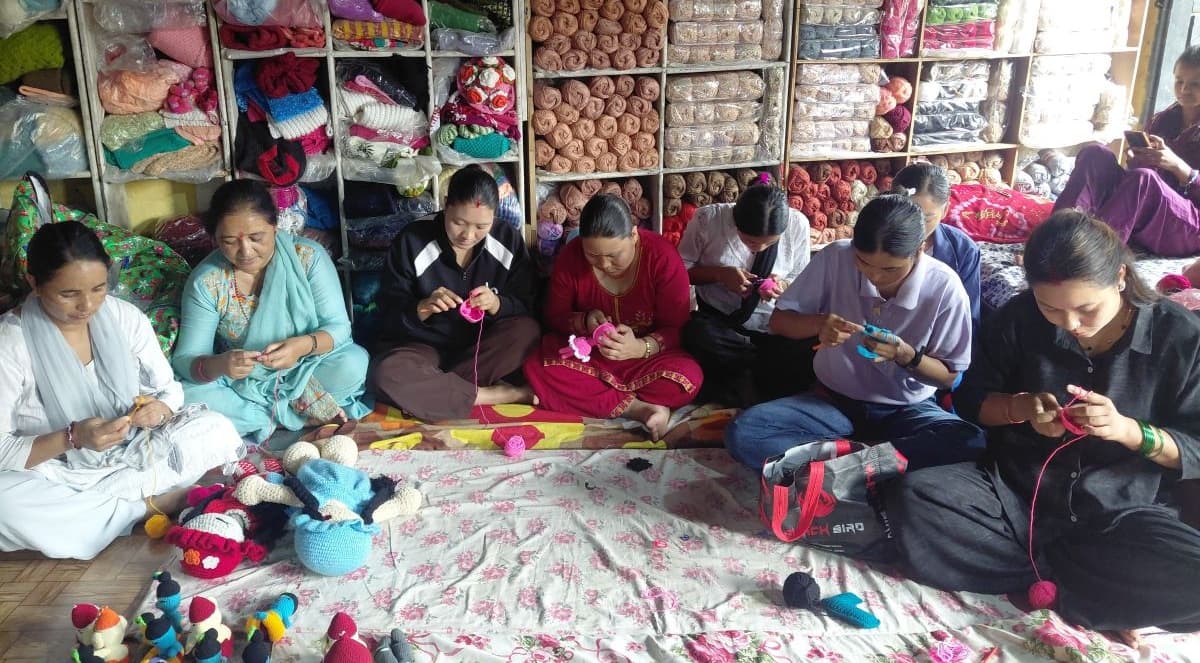 धागोबाट सृजना, आत्मनिर्भर बन्दै आमाहरू - Image 1