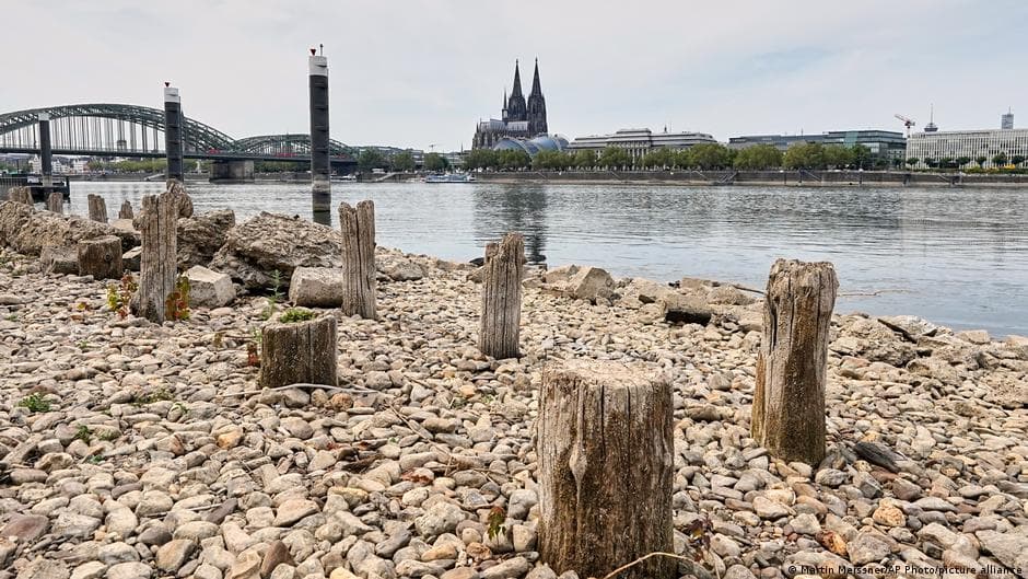 Rhine River Water Levels Drop to Critical Low Amid German Drought - Image 1