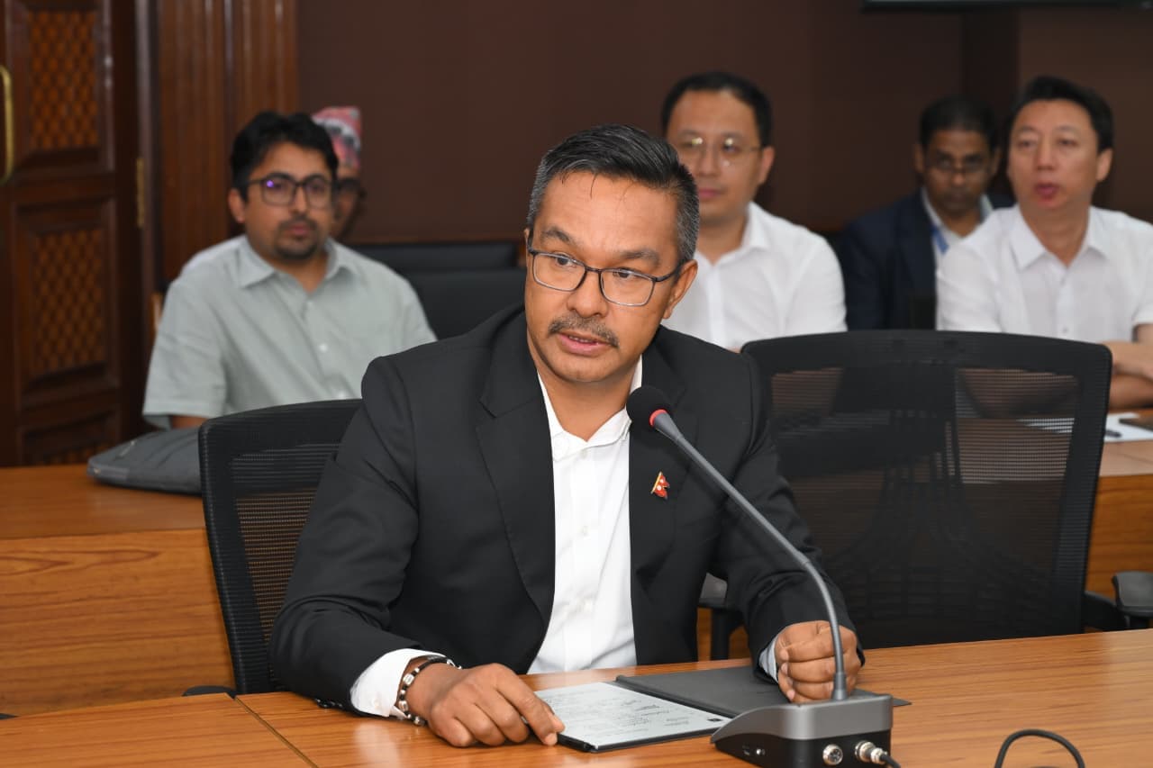 एनसेल लगानीकर्तामाथि धरपकडले लगानीको वातावरणमा प्रश्न उठायो : डिल्लीराम श्रेष्ठ - Image 1