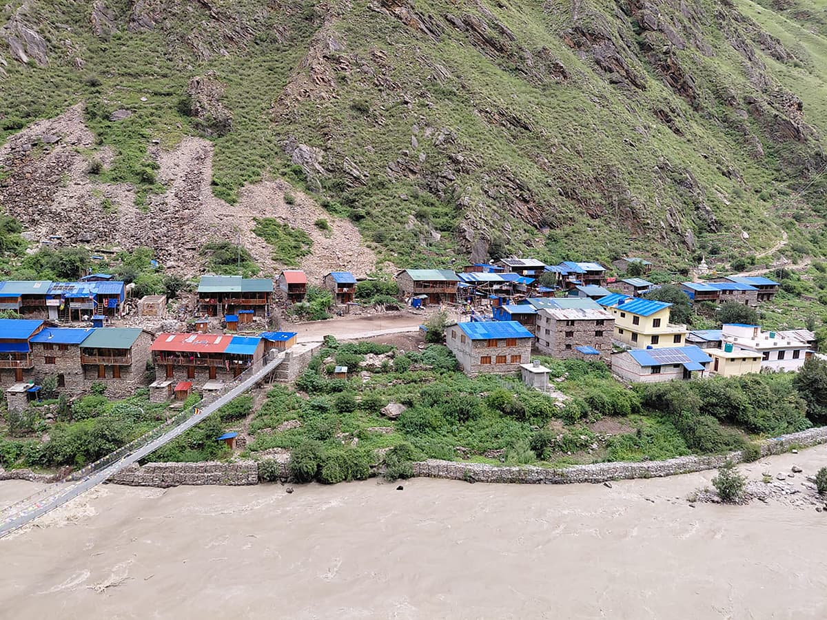 मुगुम कार्मारोङ गाउँपालिकाको केन्द्र नदी कटान र पहिरोको उच्च जोखिममा - Image 1