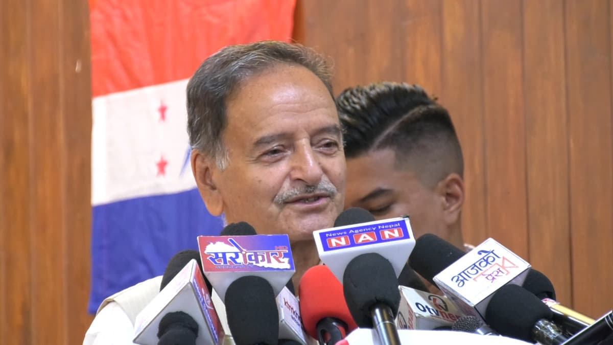 विधि विपरित पार्टी कब्जा गर्न खोजे लोकतन्त्र नै संकटमा पर्छः कृष्णप्रसाद सिटौला - Image 1