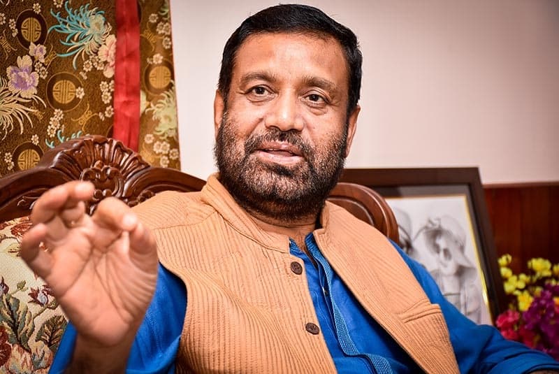 देउवालाई पूर्वसभापति नभन्नुस्, आज पनि सभापति उहाँ नै हो: निधि - Image 1
