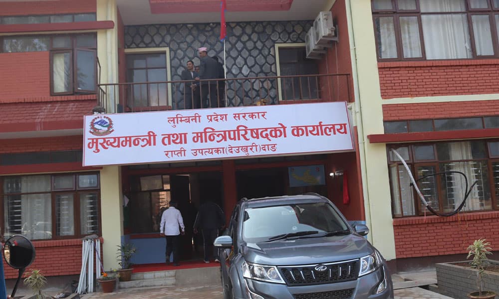श्रमदानबाट सडक सुरक्षित बनाउन जुटे स्थानीय - Image 62